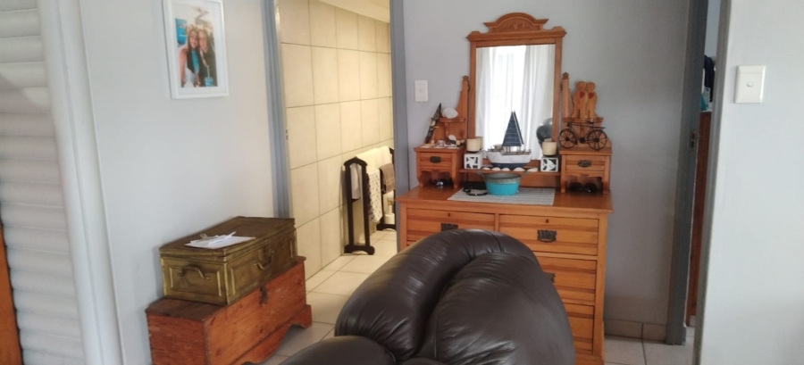 2 Bedroom Property for Sale in Hartenbos Central Western Cape